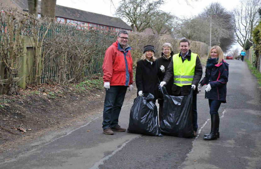 Stephen Bates litter picking with Karen Jewers in Newcastle North